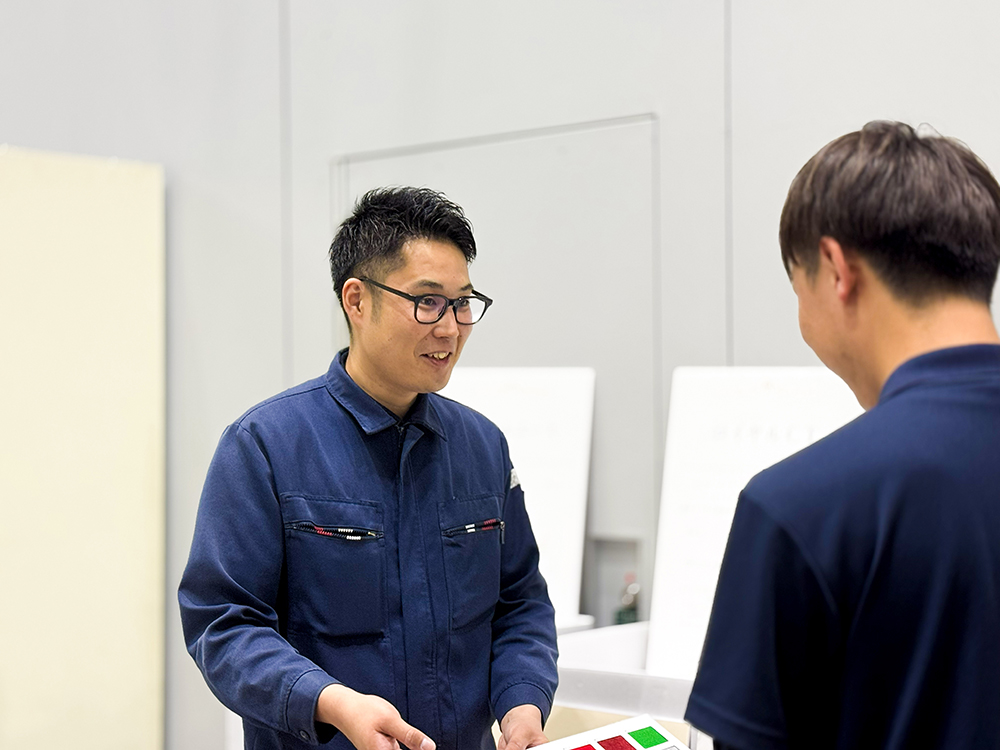 本社営業部　係長